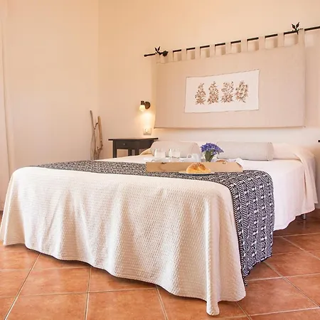 Rurale Lu Salconi Farm stay Bassacutena